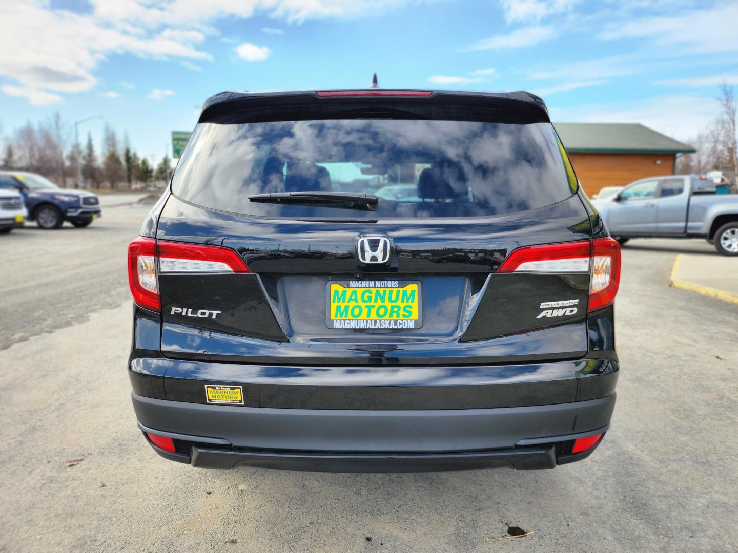 2022 Black /BLACK Honda Pilot SPECIAL EDITION (5FNYF6H29NB) with an 3.5L V6 engine, 9 SPEED AUTOMATIC transmission, located at 1960 Industrial Drive, Wasilla, 99654, (907) 274-2277, 61.573475, -149.400146 - Photo#5